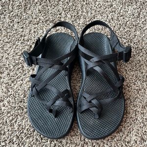 Chaco womens size 8 black in excellent preowned condition
